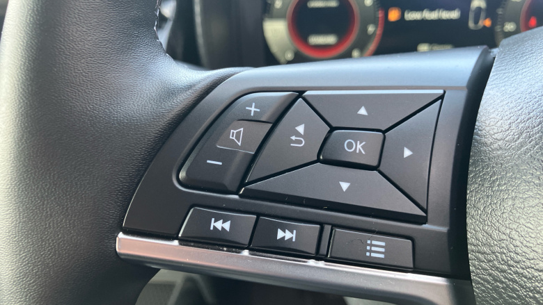 Nissan Juke 1.0 DiG-T Tekna 5dr Petrol Hatchback